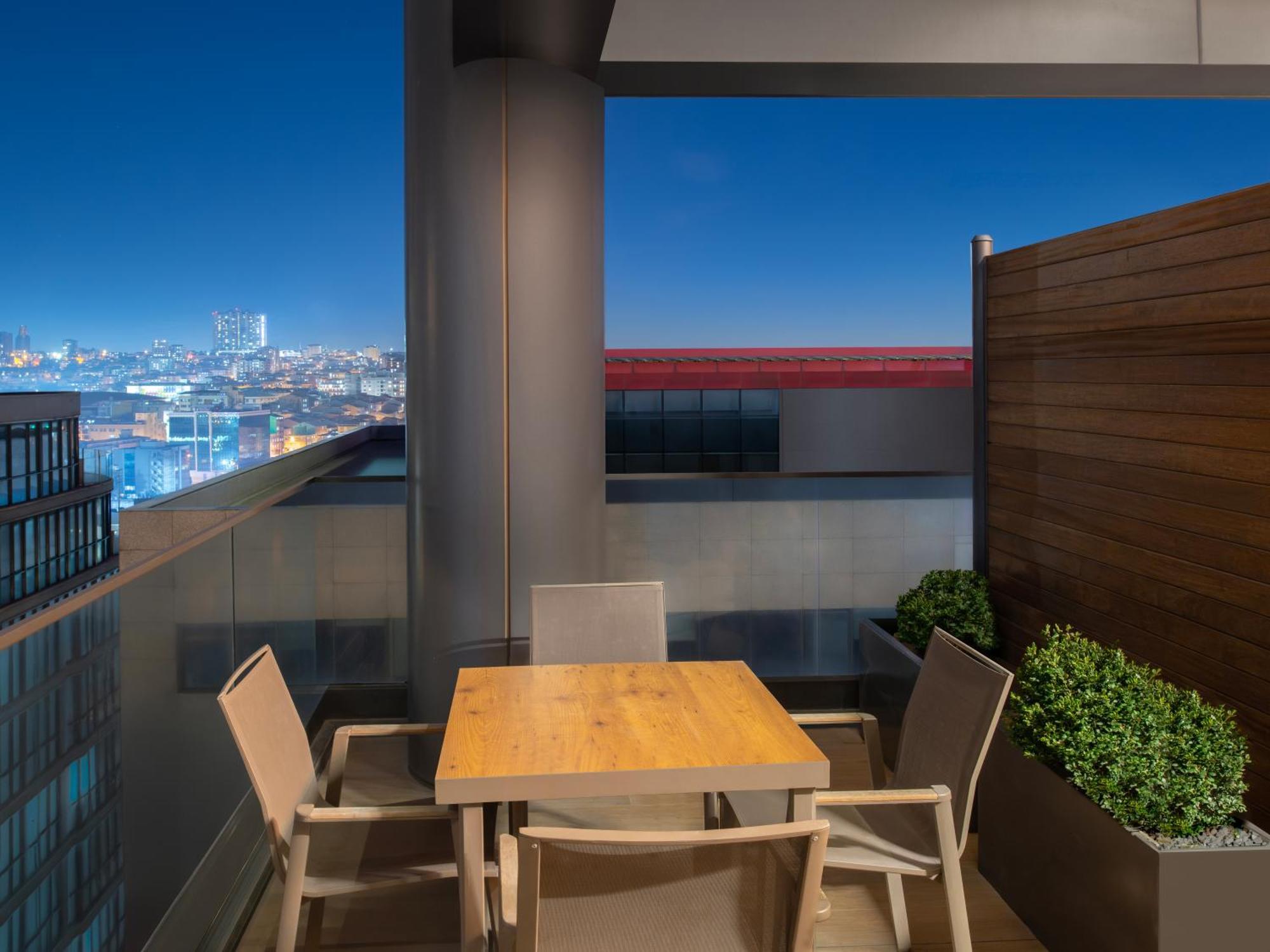 Movenpick Living Istanbul West Hotel Exterior photo