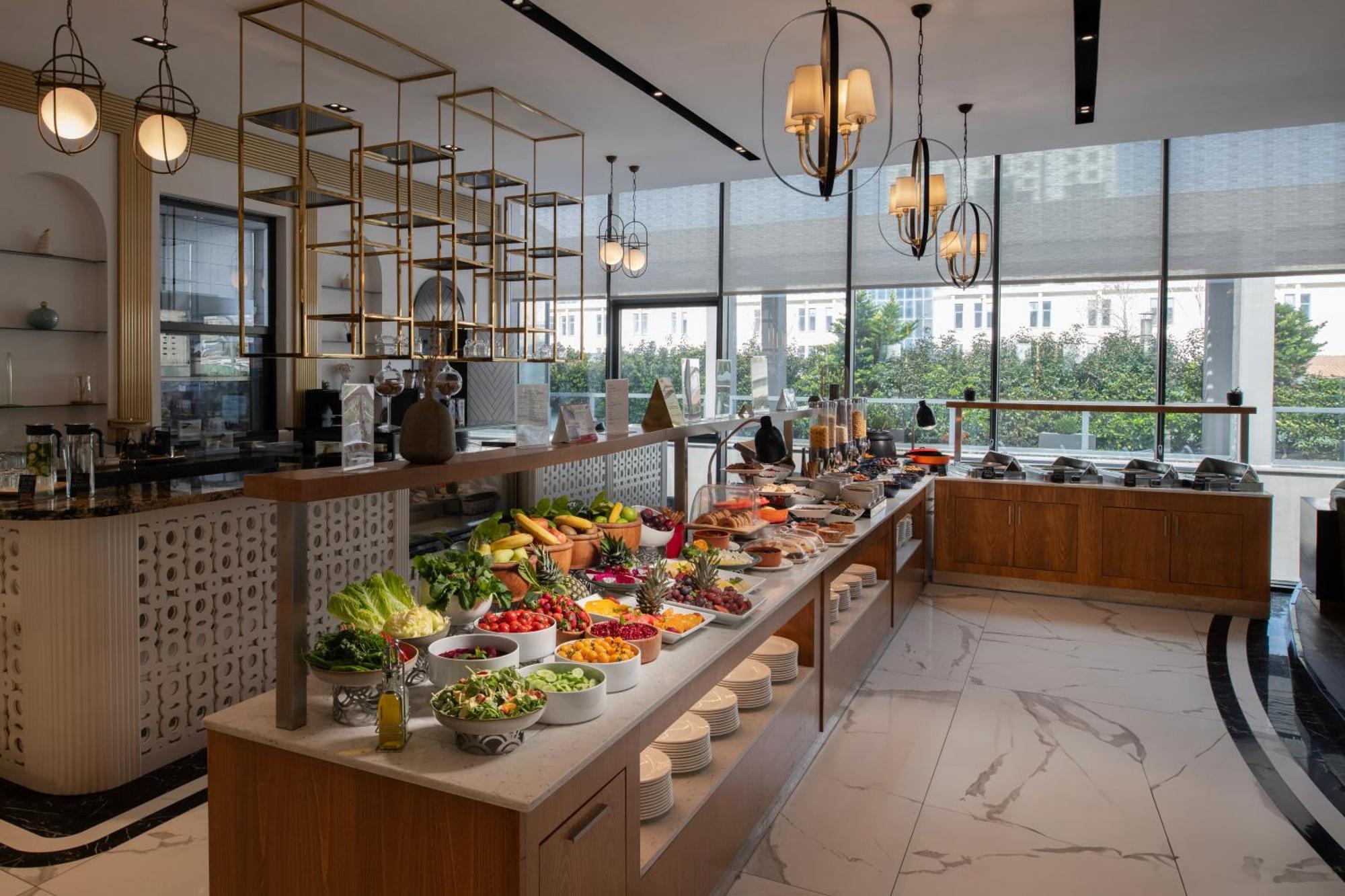 Movenpick Living Istanbul West Hotel Exterior photo