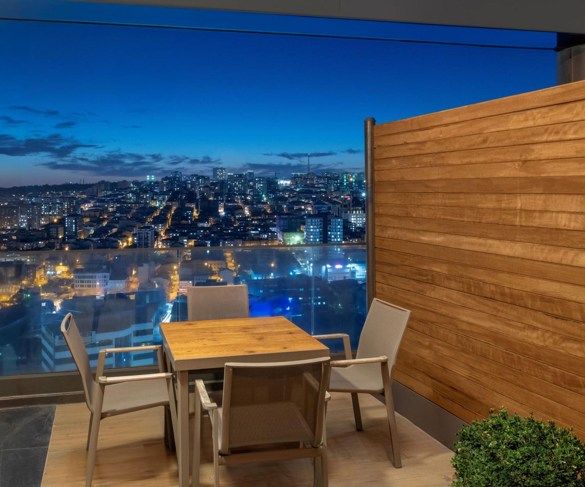Movenpick Living Istanbul West Hotel Exterior photo
