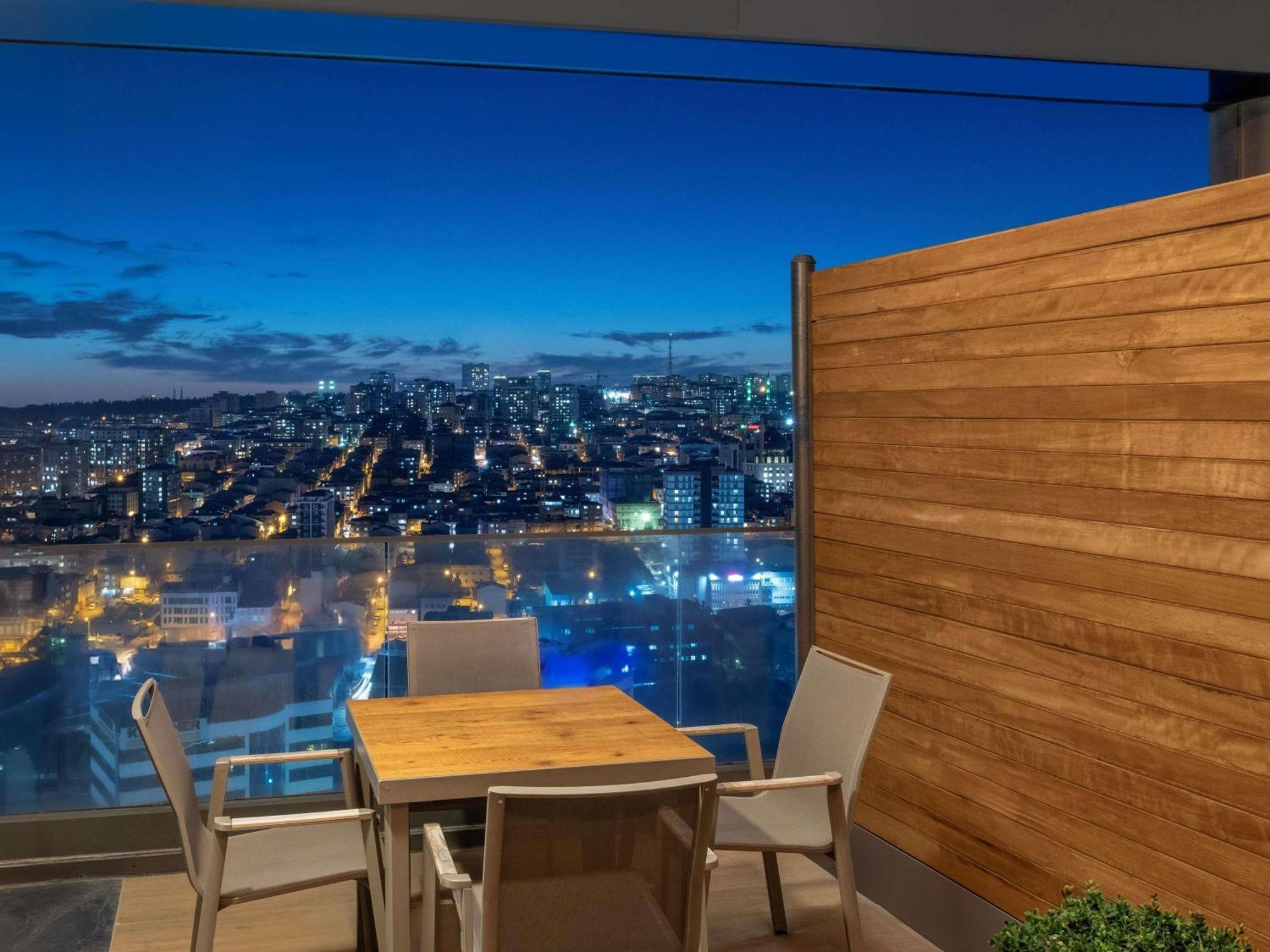 Movenpick Living Istanbul West Hotel Exterior photo