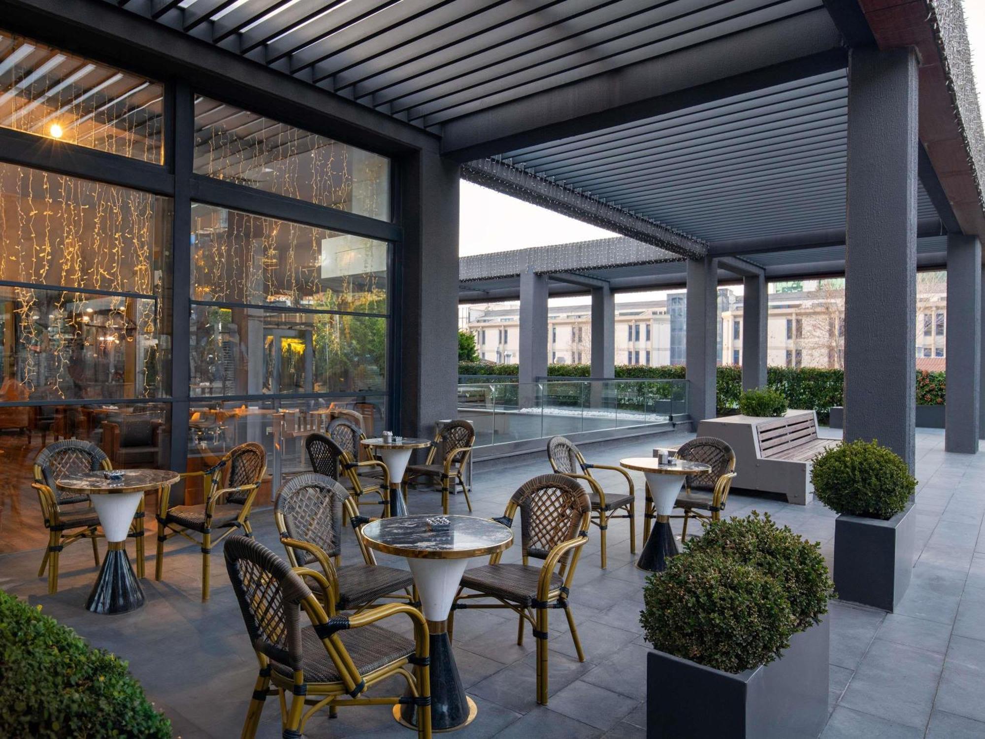 Movenpick Living Istanbul West Hotel Exterior photo